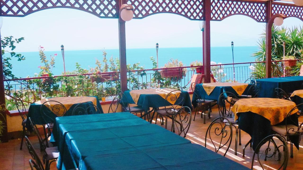 Paradiso Hotel Ristorante Riaci Capo Exterior foto